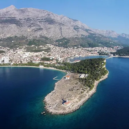 With Parking Space - 18145 Makarska
