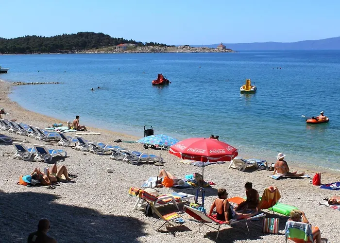 Apartman With Parking Space - 18145 Makarska