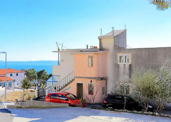 With Parking Space - 18145 Makarska