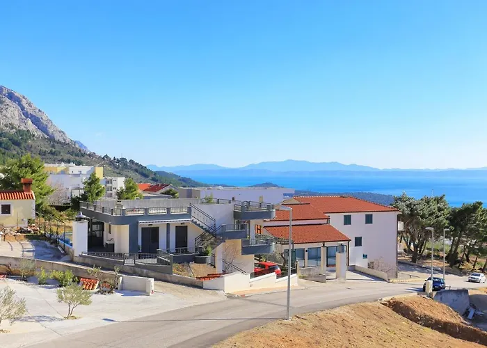 Apartman With Parking Space - 18145