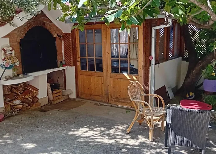 Apartman With Parking Space - 18145 Makarska